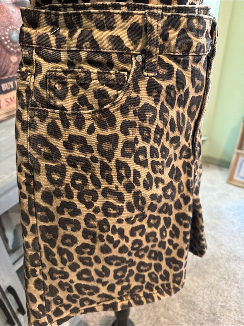 Risen Jeans Leopard Print Denim Shorts — Tan and Black Size 1XL - Picture 2 of 7